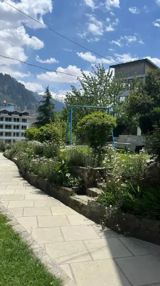 Манали: Tourist Hotel