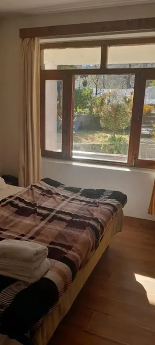 Манали: Tourist Hotel