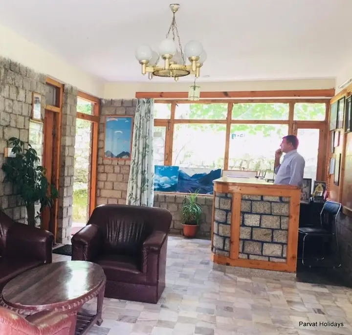 Манали: Tourist Hotel