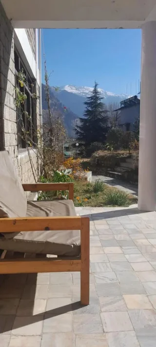 Манали: Tourist Hotel