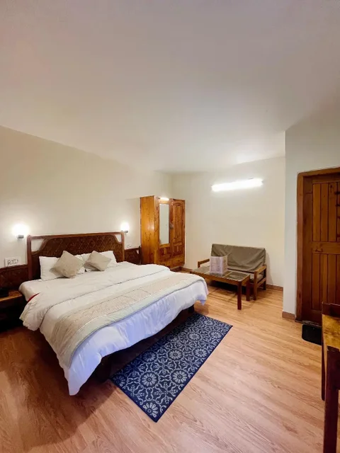 Манали: Tourist Hotel