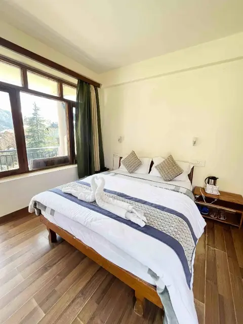 Манали: Tourist Hotel