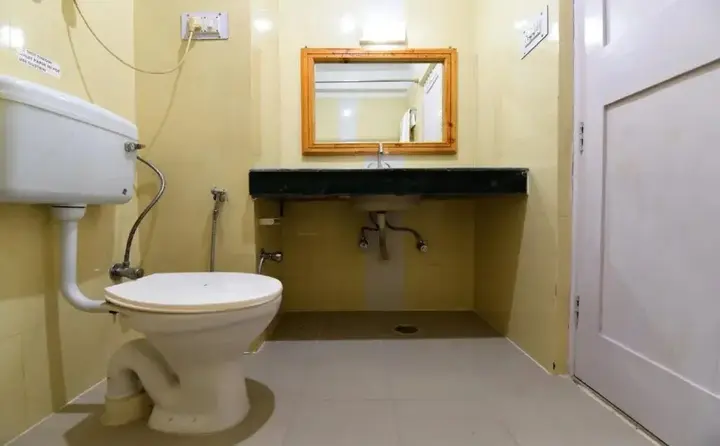 Манали: Tourist Hotel