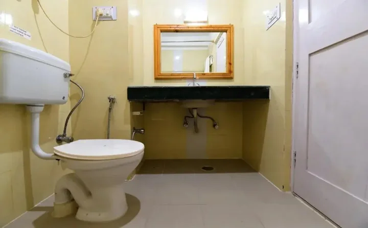 Манали: Tourist Hotel