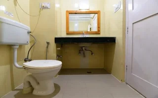 Манали: Tourist Hotel