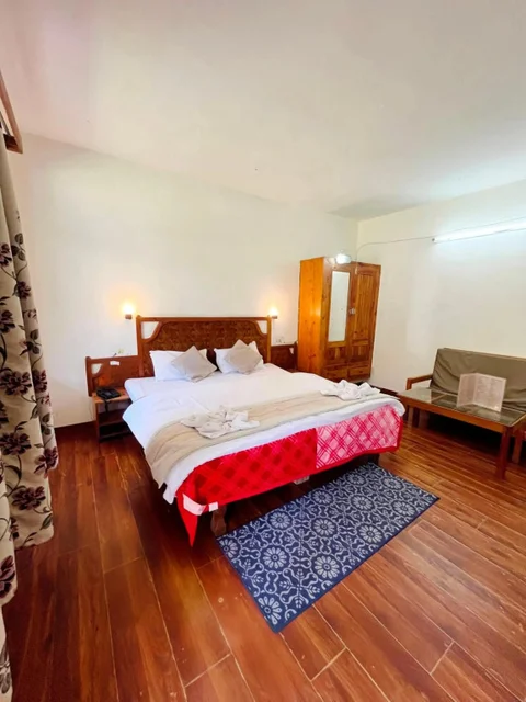 Манали: Tourist Hotel