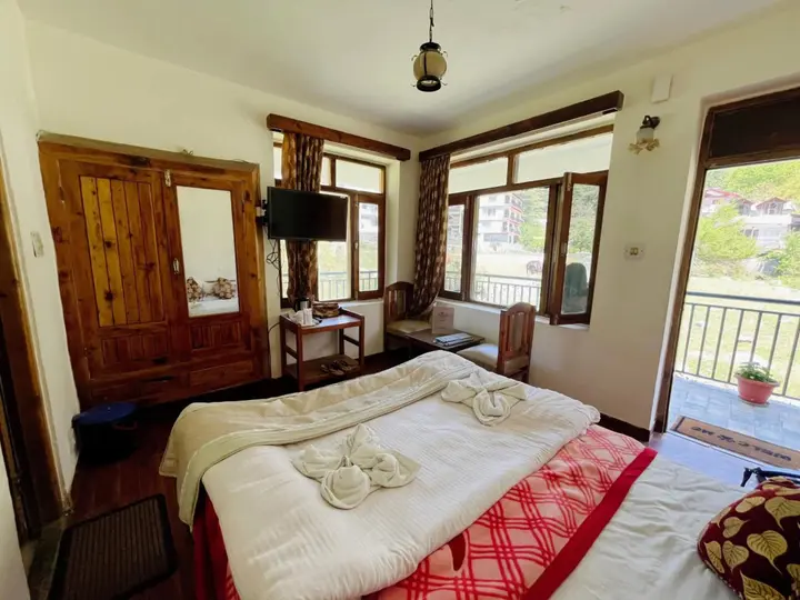 Манали: Tourist Hotel