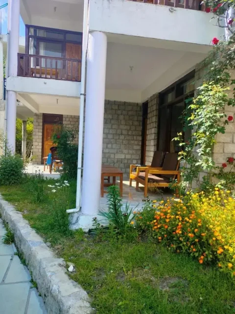 Манали: Tourist Hotel