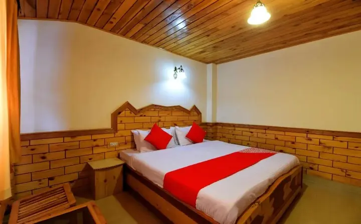 Манали: Tourist Hotel