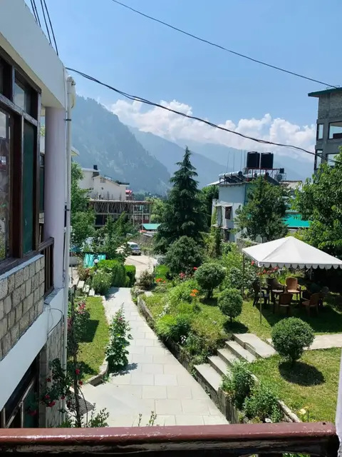 Манали: Tourist Hotel