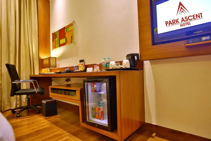 Нойда: Park Ascent