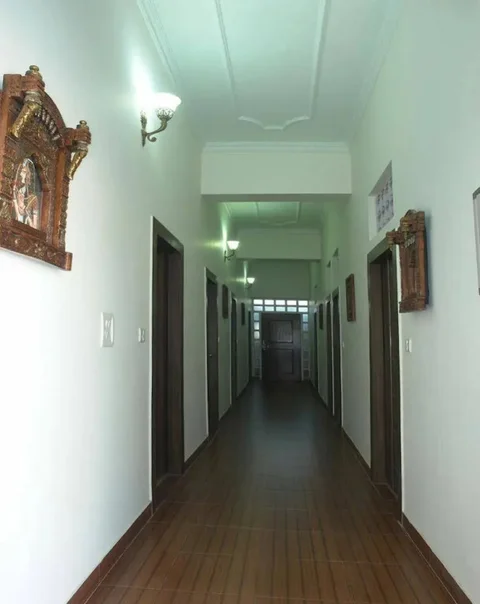 Агра: Dolphinn Agra