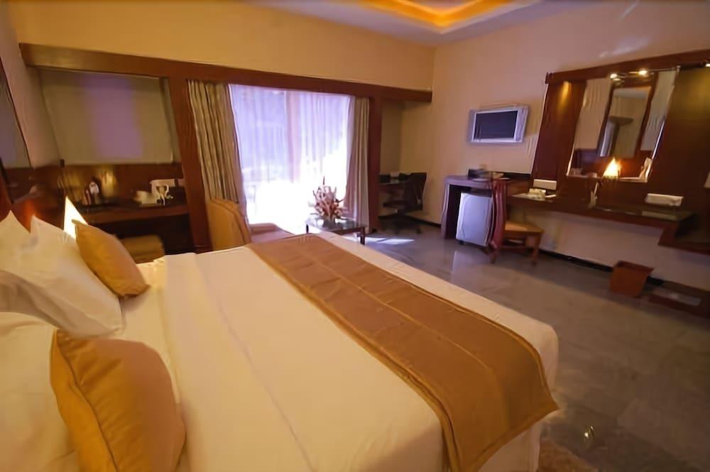 Соманур: Velan Hotel Greenfields