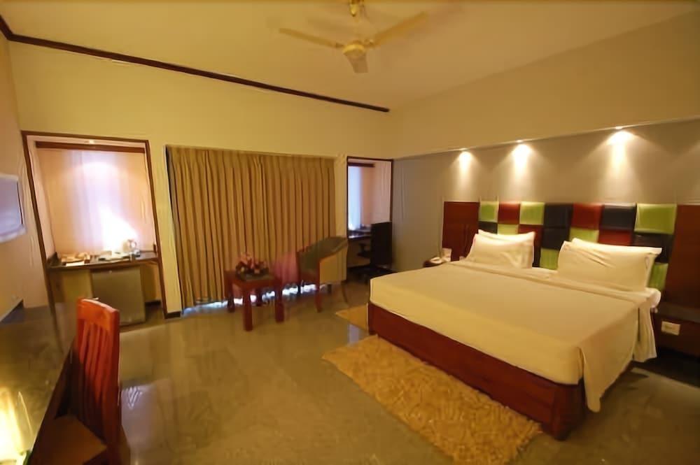 Соманур: Velan Hotel Greenfields