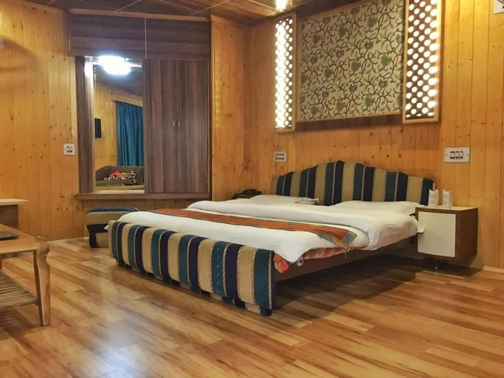 Шринагар: Walisons Hotel