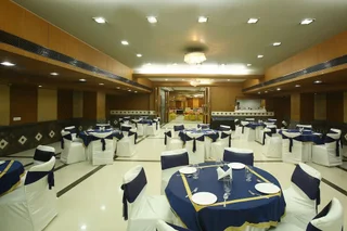 Гуруграм: Emblem Hotel Sector 14 Gurgaon