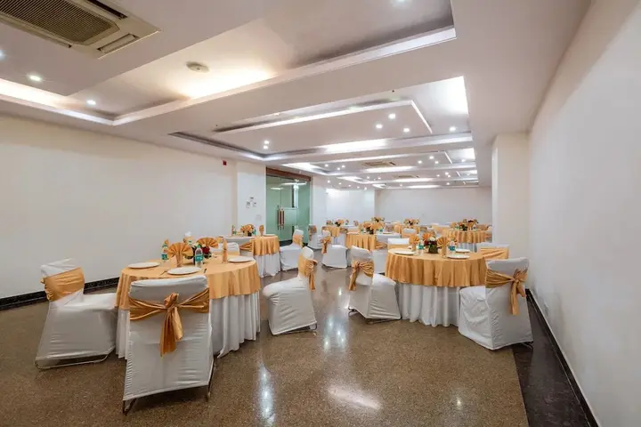 Гуруграм: Emblem Hotel Sector 14 Gurgaon