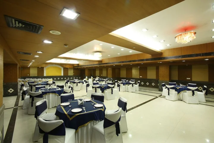 Гуруграм: Emblem Hotel Sector 14 Gurgaon
