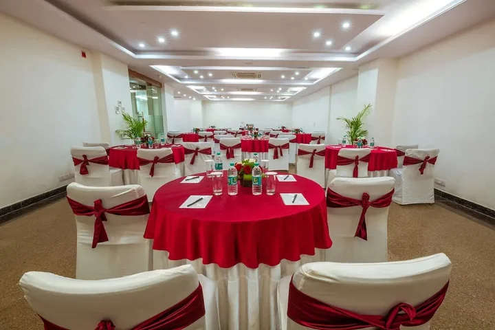 Гуруграм: Emblem Hotel Sector 14 Gurgaon