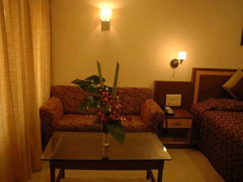 Hotel Juhu Plaza — фото 4