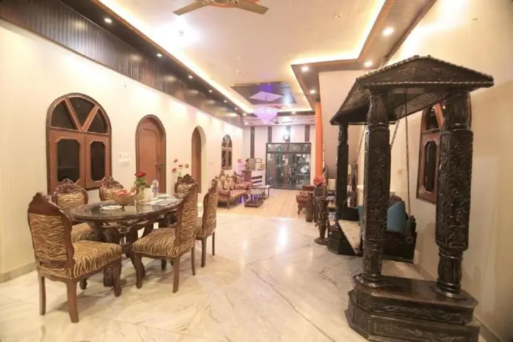 Агра: Hotel Rashmi Agra