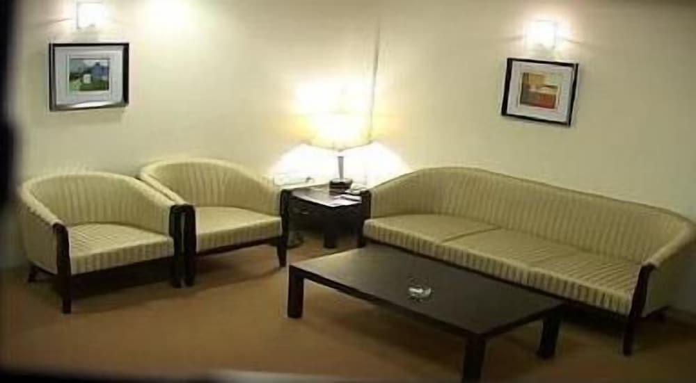 Вакад: Hotel Ambience Executive