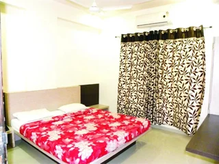 Ширди: Shradha Saburi Palace Shirdi
