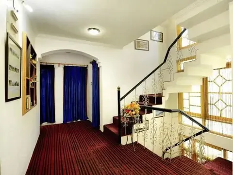 Шринагар: Hospitality Home