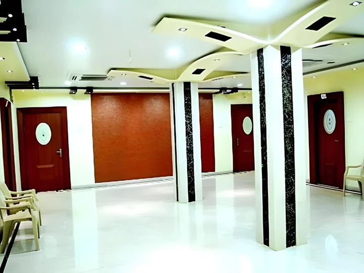 Дург: Hotel Kusum