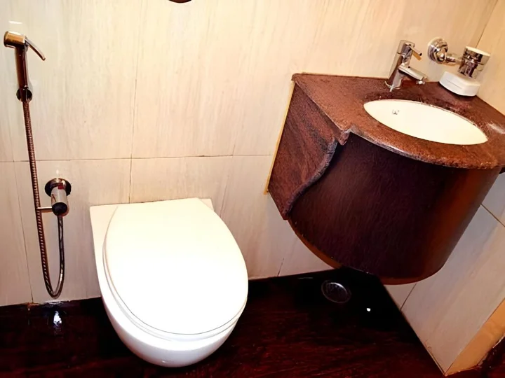 Дург: Hotel Kusum
