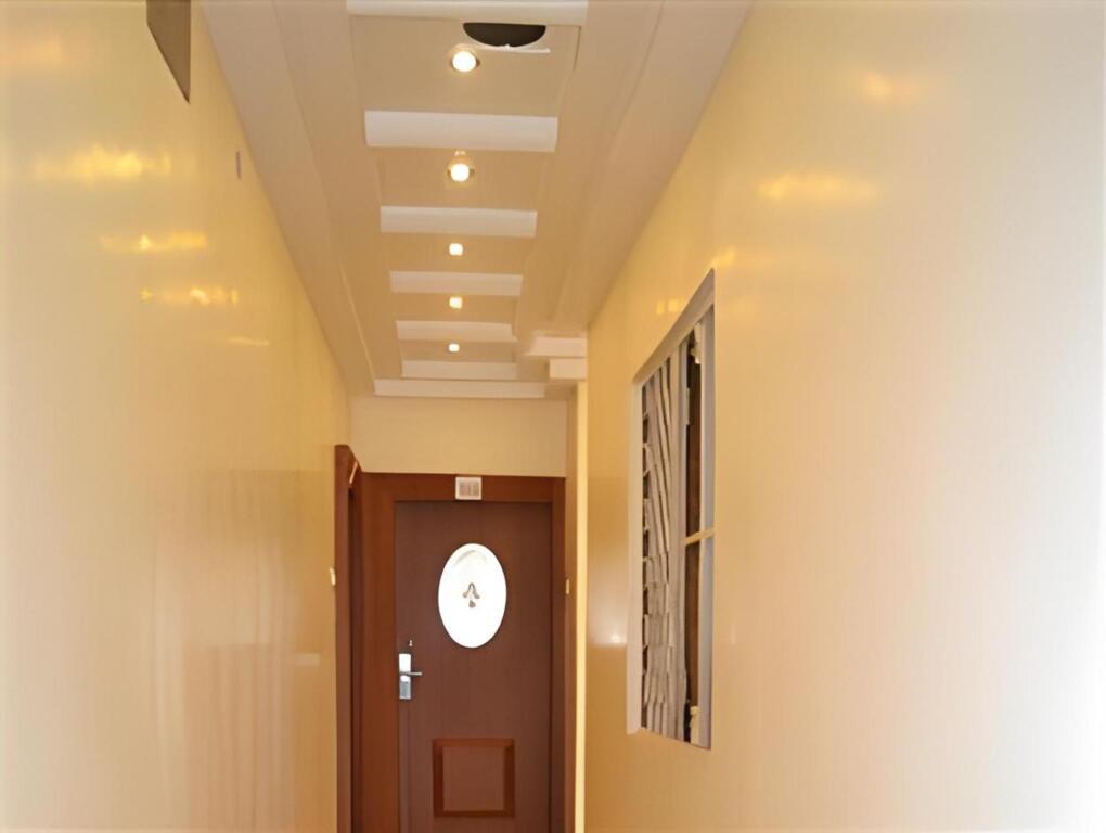 Дург: Hotel Kusum