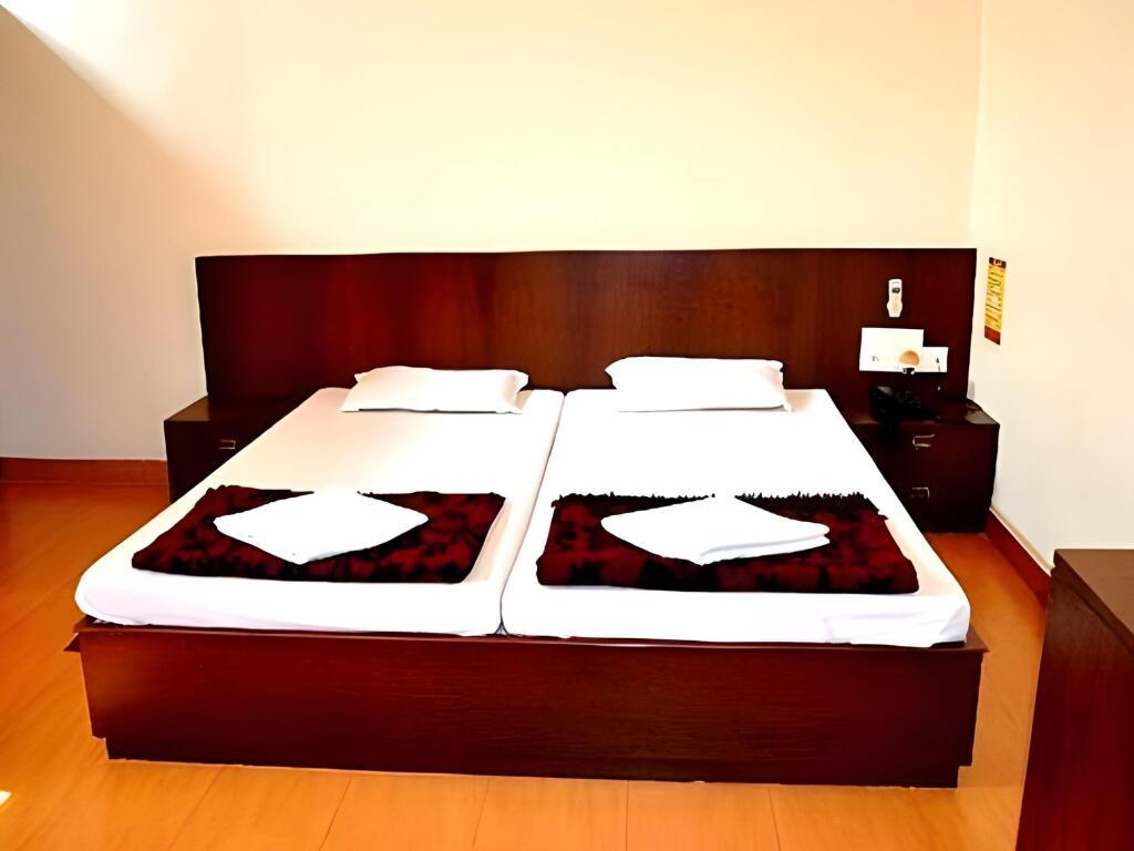 Дург: Hotel Kusum