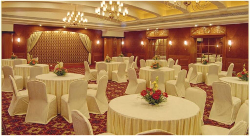 Раджкот: The Imperial Palace Hotel