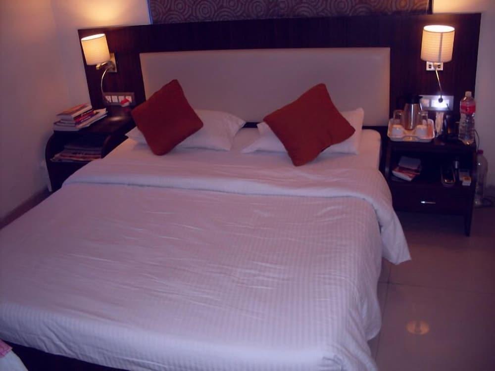 Мумбаи: Signature Crest Goregaon
