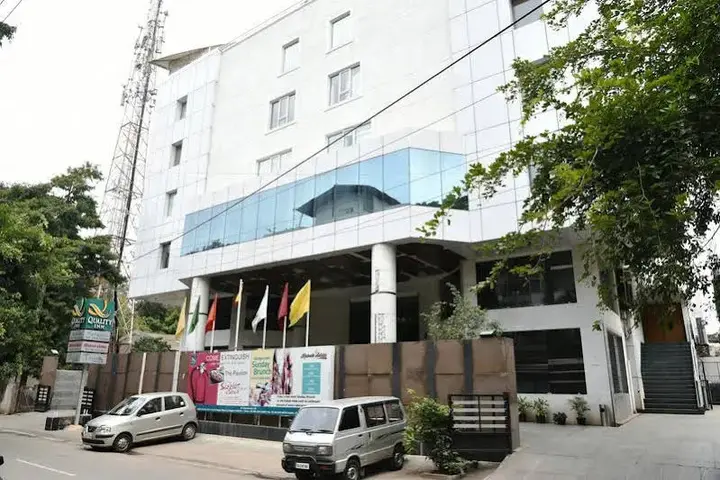 Бангалор: Shravanti Sarovar Portico Bengaluru