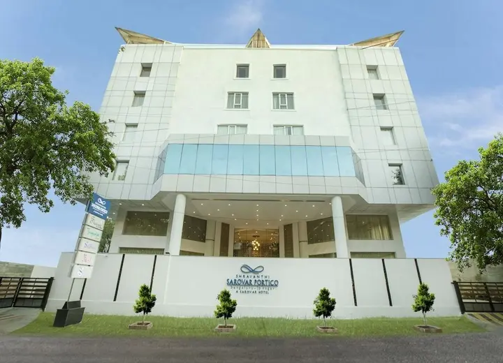 Бангалор: Shravanti Sarovar Portico Bengaluru