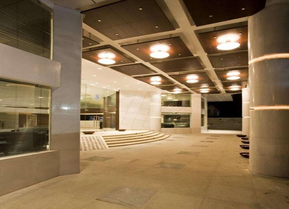 Бангалор: Shravanti Sarovar Portico Bengaluru