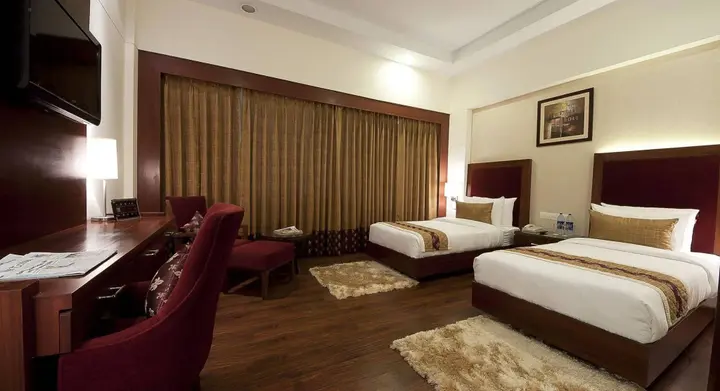 Бадди: The Golden Palms Hotel & Spa