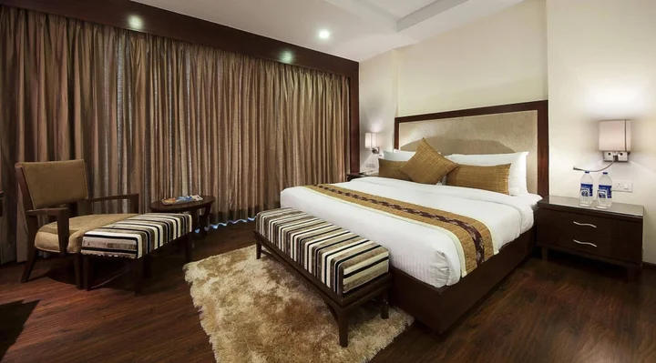Бадди: The Golden Palms Hotel & Spa