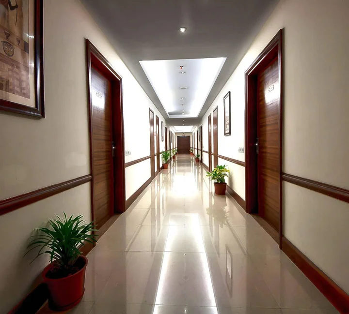 Бадди: The Golden Palms Hotel & Spa