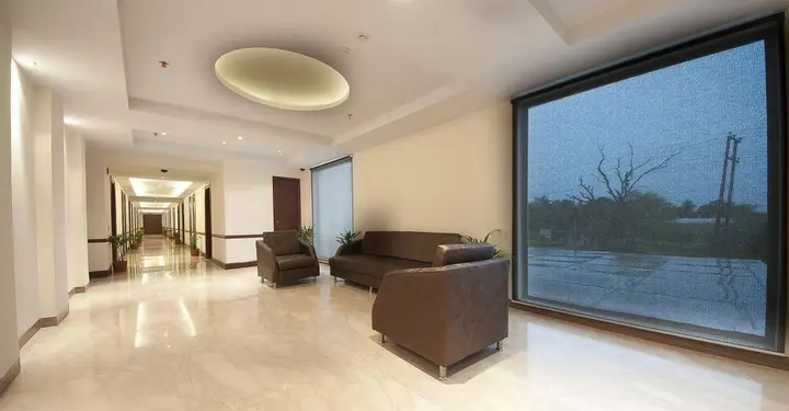 Бадди: The Golden Palms Hotel & Spa