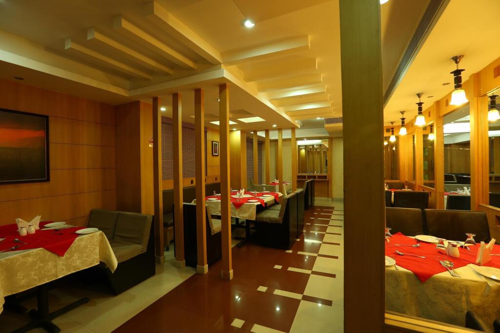 Тируванантапурам: Pattom Royal Hotel