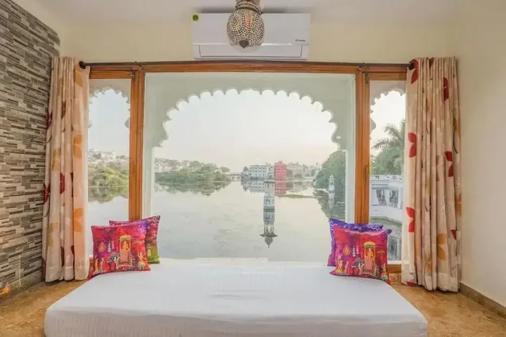 Удаипур: Hotel Natural Lake View
