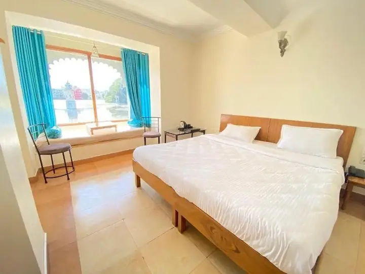 Удаипур: Hotel Natural Lake View