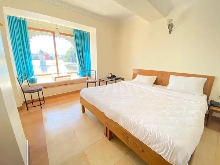 Удаипур: Hotel Natural Lake View