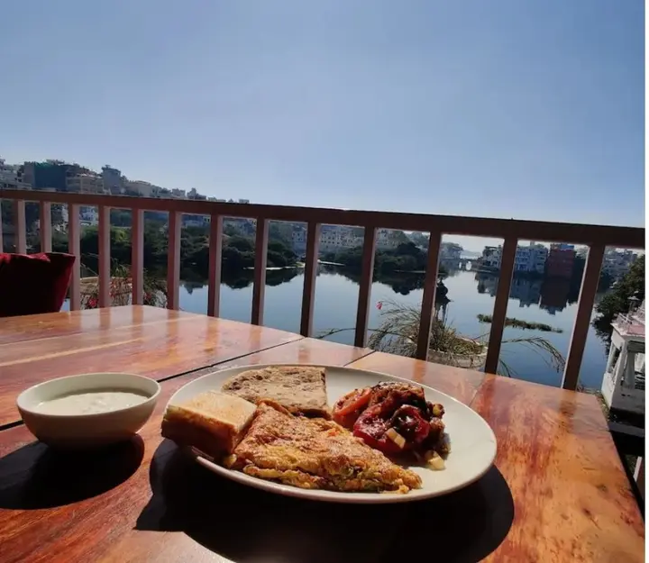 Удаипур: Hotel Natural Lake View