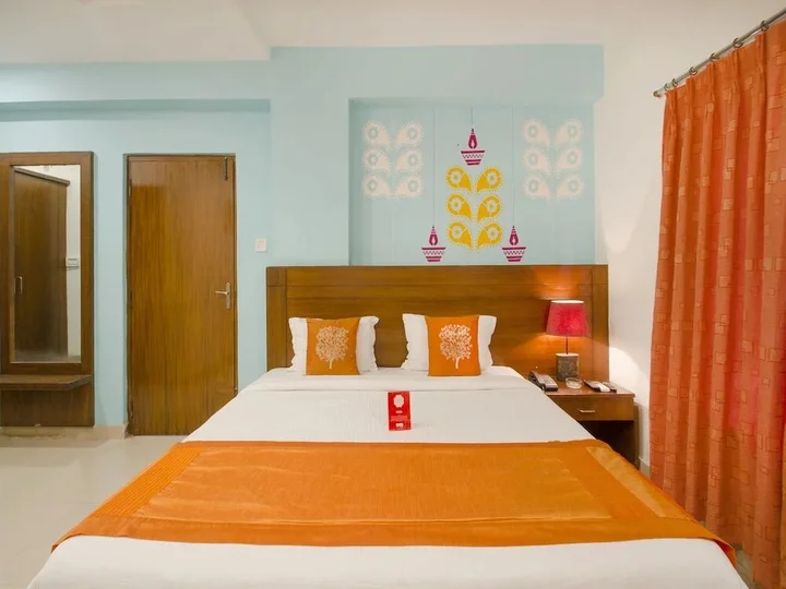 Хидерабад: OYO 11400 The Down Town Suites