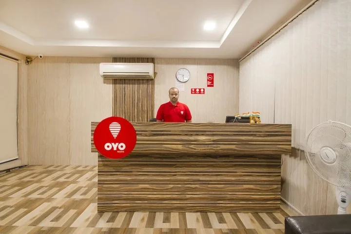 Хидерабад: OYO 11400 The Down Town Suites