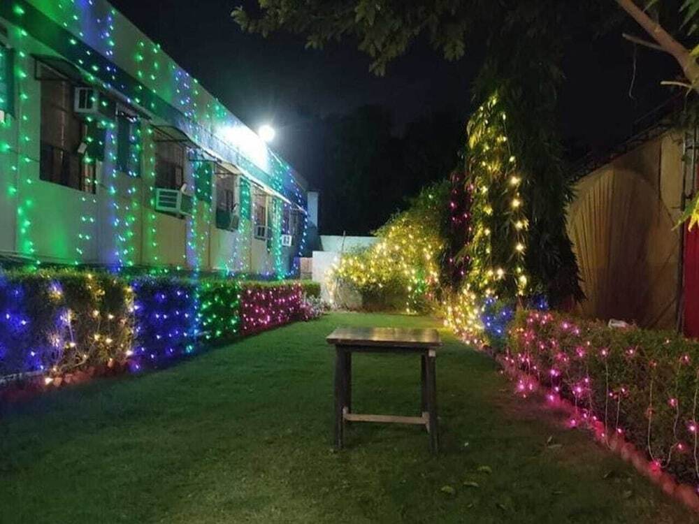 Агра: Hotel Ambika Palace