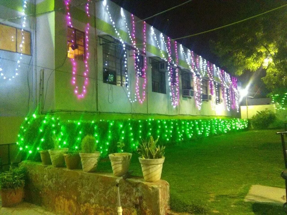 Hotel Ambika Palace — фото 1